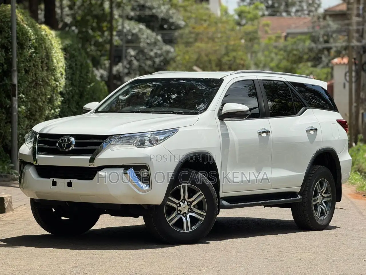 Toyota Fortuner 2019 White