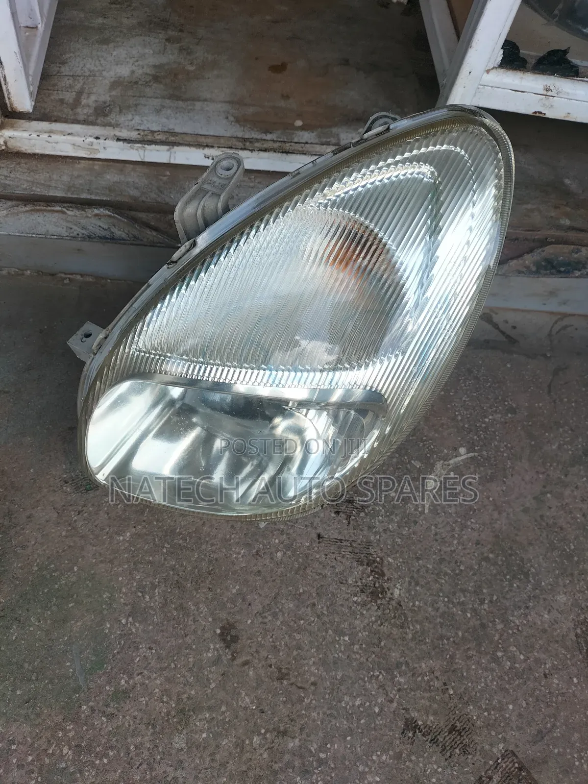 Toyota Duet Headlight