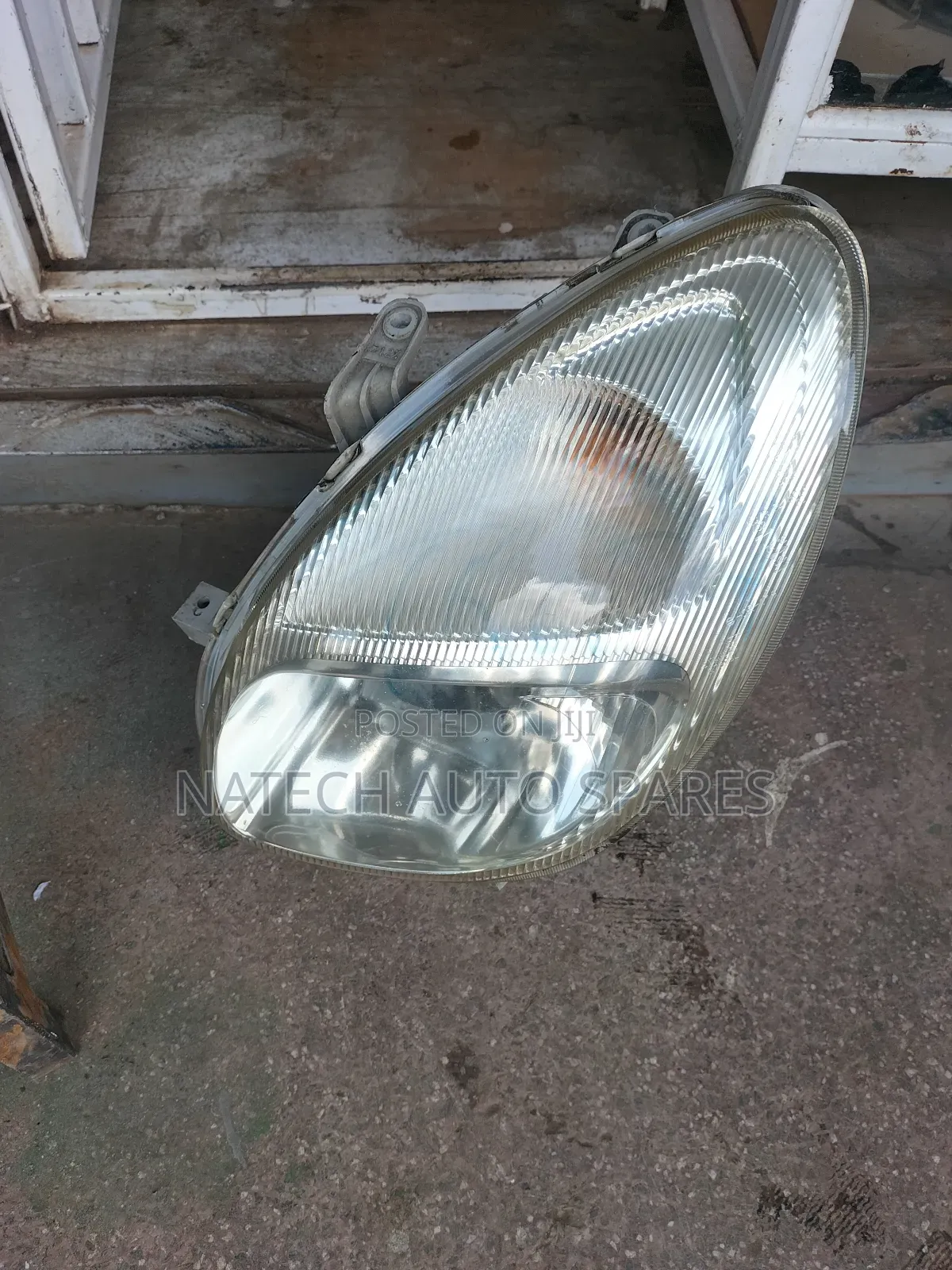 Toyota Duet Headlight