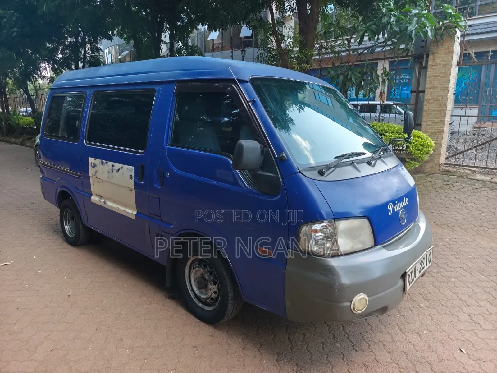 Mazda Bongo 2013 Blue