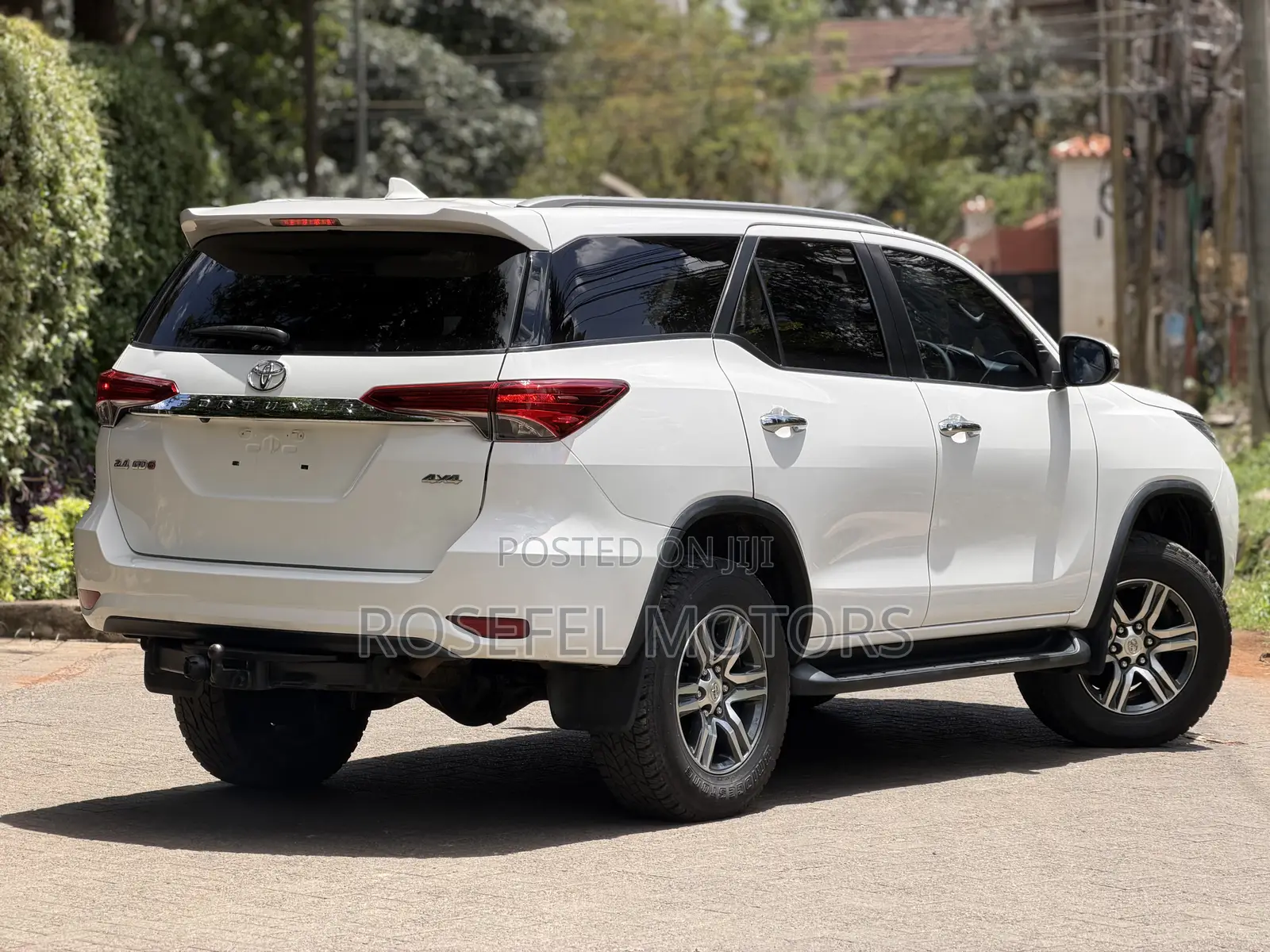 Toyota Fortuner 2.4 D AWD 2019 White