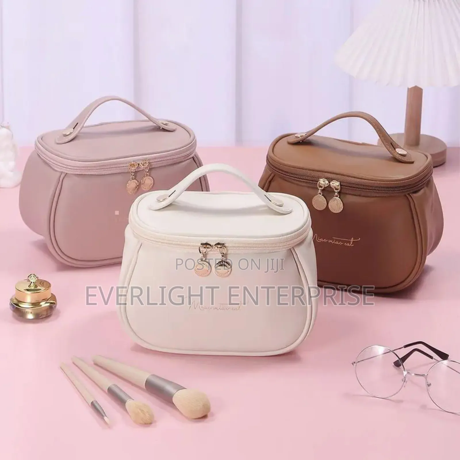 Portable Makeup Bag Large Size With Handle for Traveling