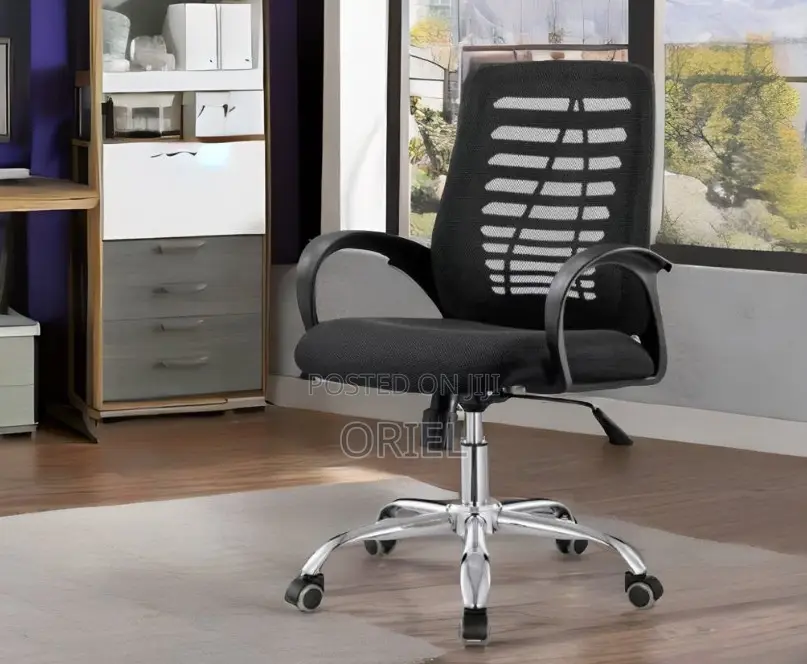 Office Chair : Medium Back Ergonomic Seat