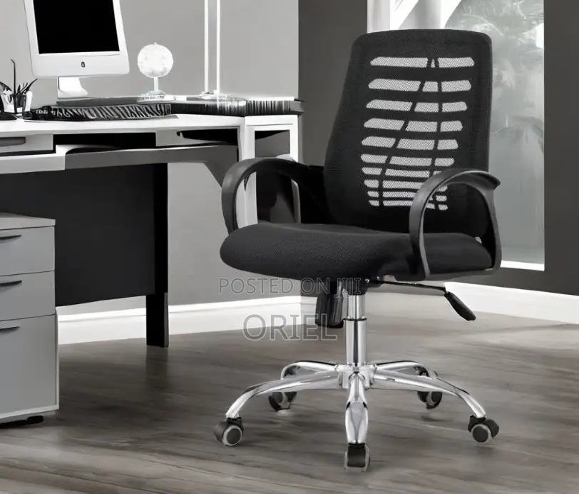 Office Chair : Medium Back Ergonomic Seat