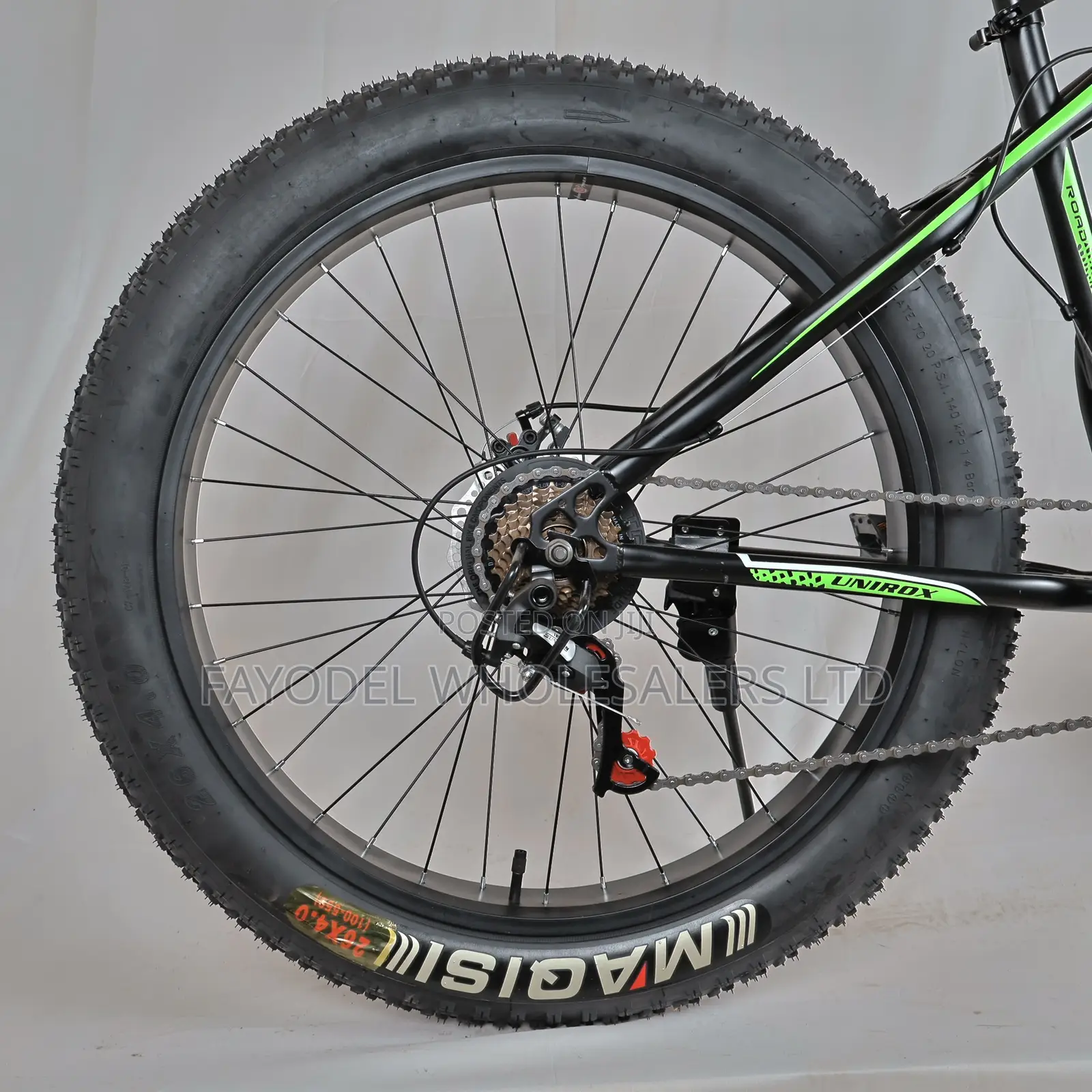 Reliable Fat Bike MTB Bicycle Size 26*4.0 for Adventure and Commuting