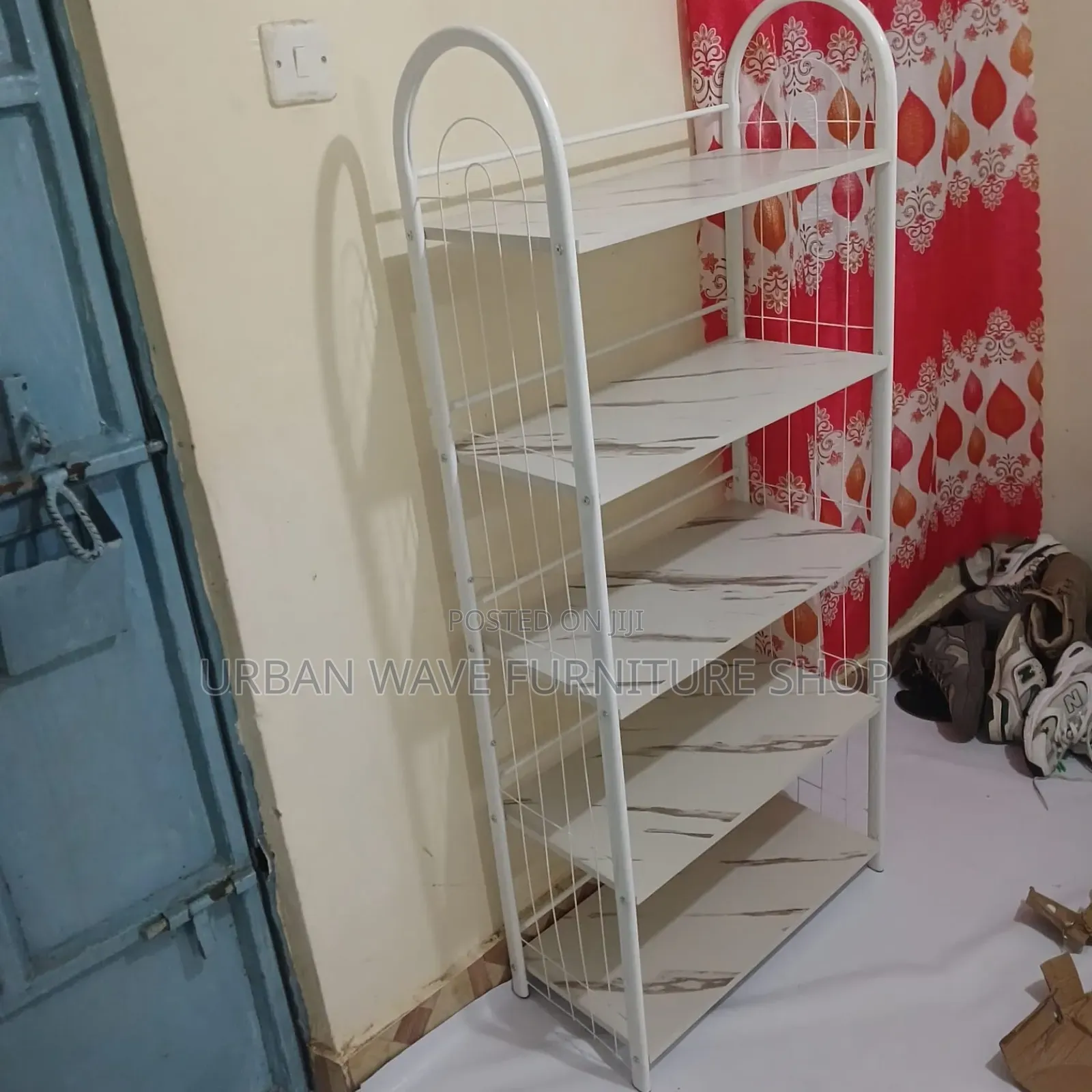 5 Shelves Shoe Stores