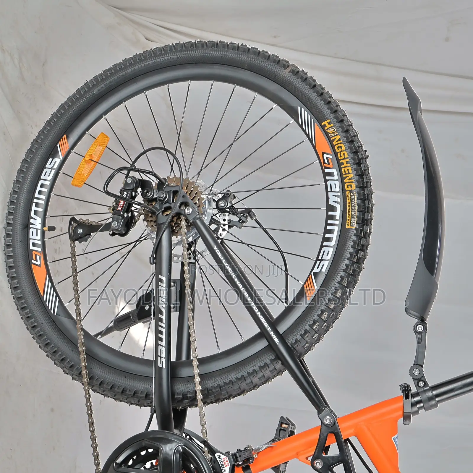 Durable Newtimes Spark MTB - Size 26-Inch for Commuting Trails