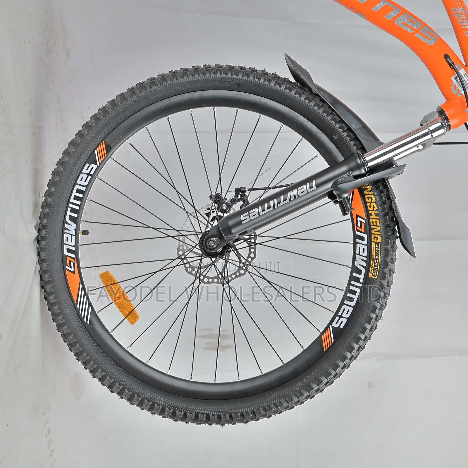 Durable Newtimes Spark MTB - Size 26-Inch for Commuting Trails