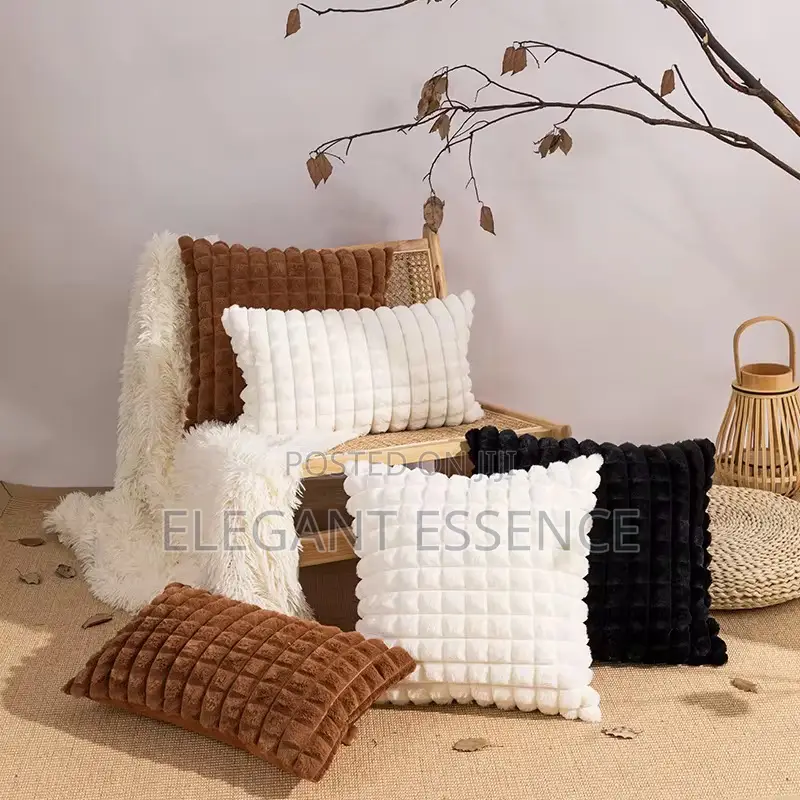 Quality Faux Blanket With Two Throw Pillow Cases