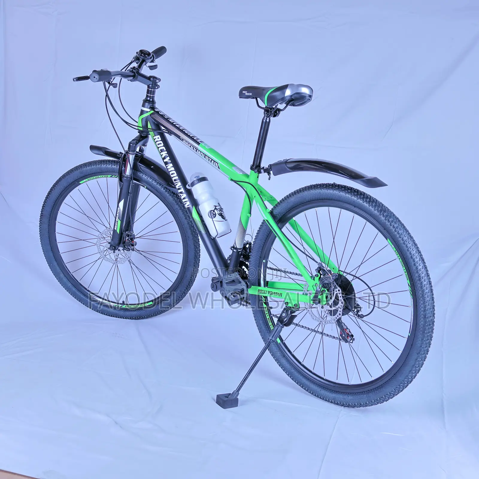 Rocky Mountain 26" Mtb: 21-Speed, Disc Brakes Full Accessories!