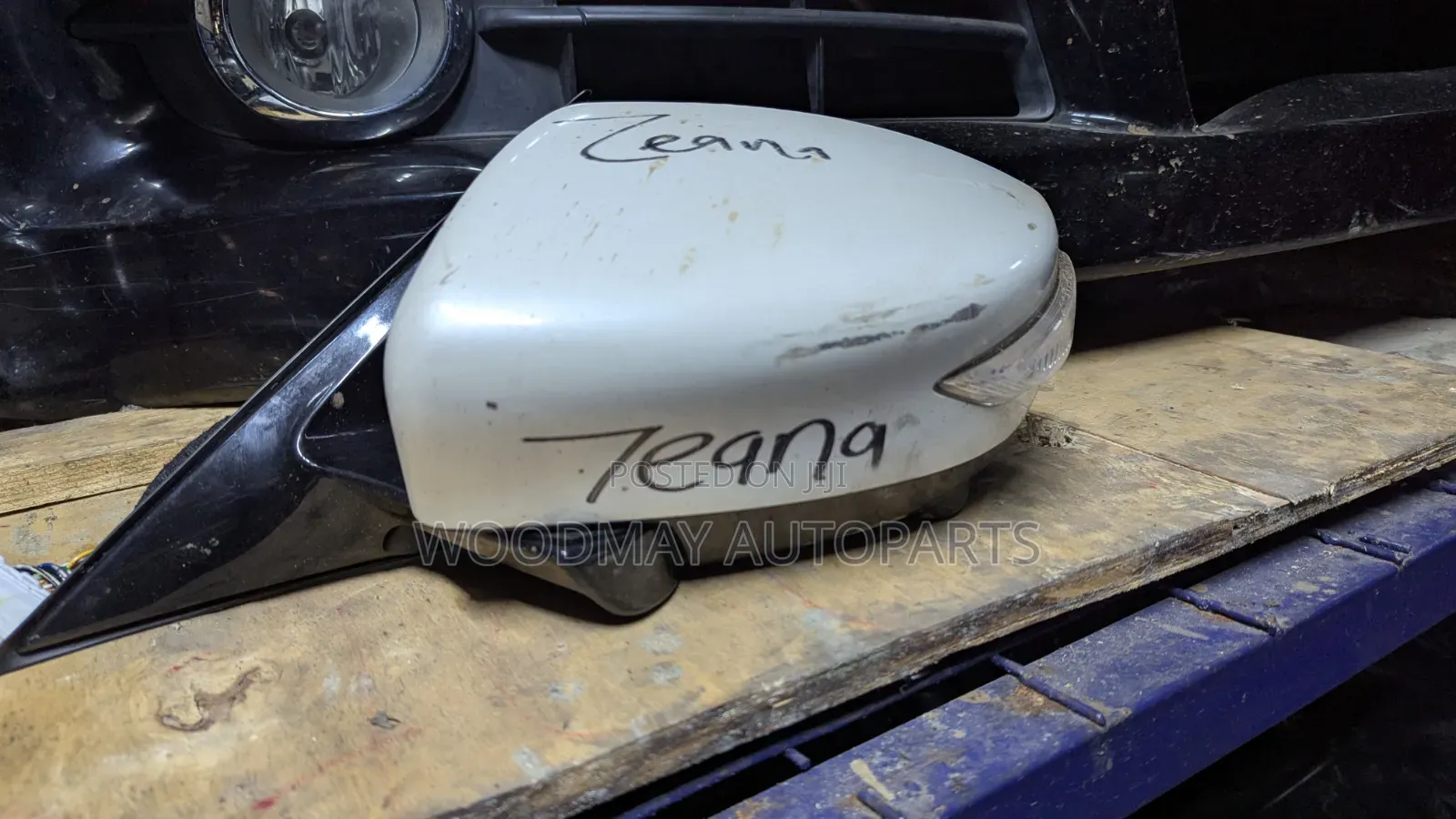 Nissan Teana Sidemirror