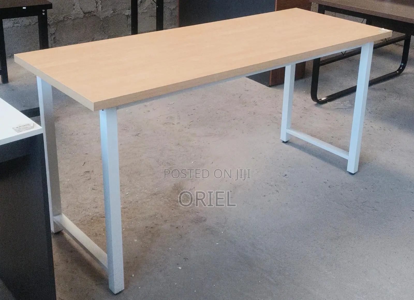 Office Tables : Modern Wooden Study Desk for Office