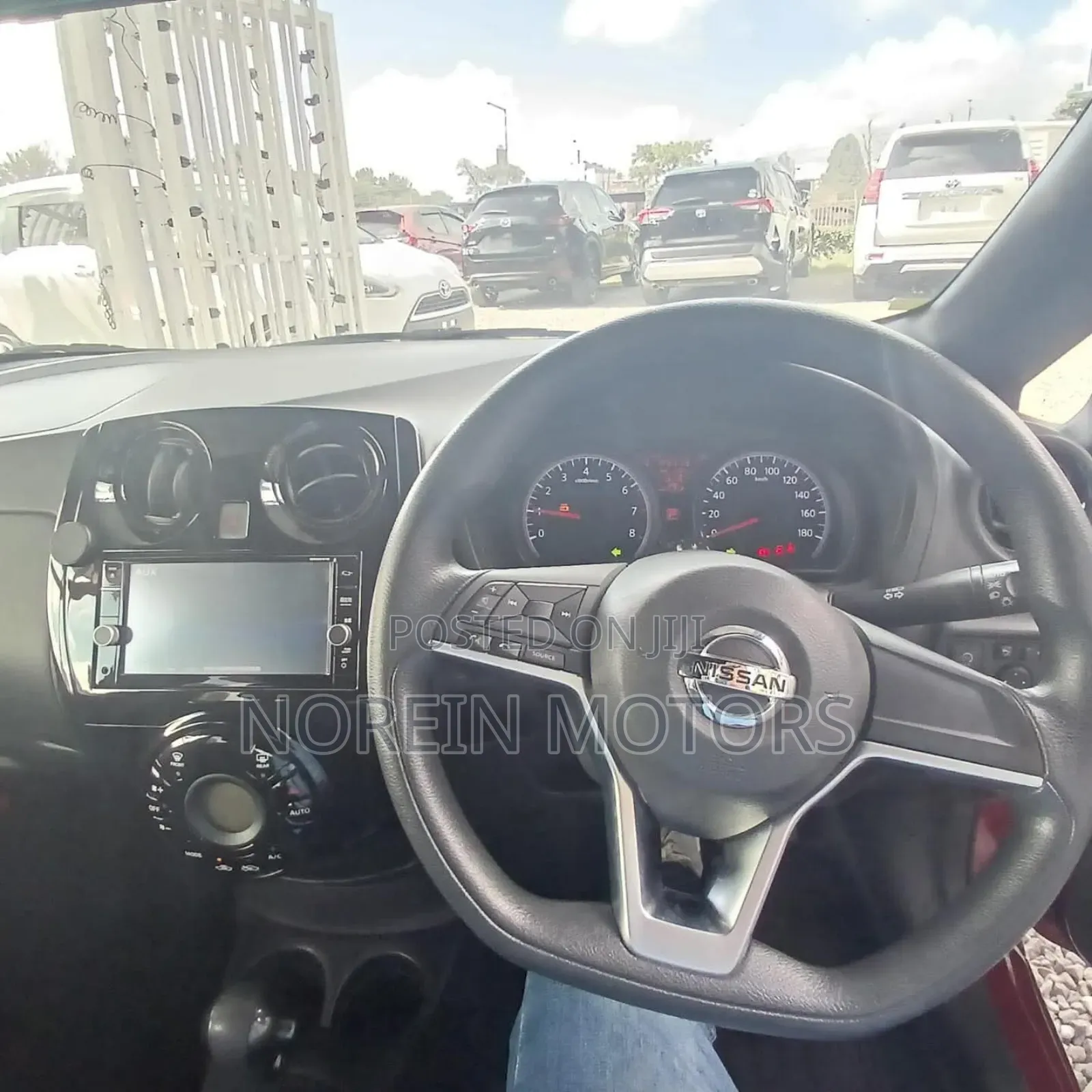 Nissan Note 2018 Red