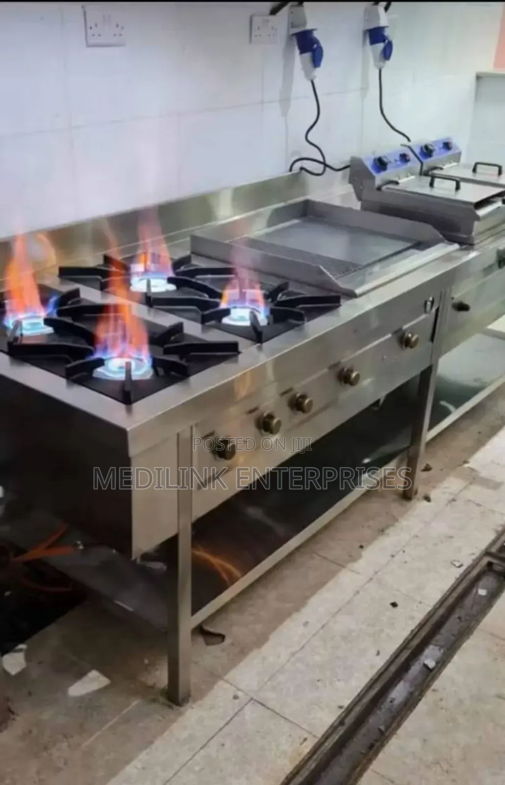 Commercial Kitchen Cooker(Rage) 4-Burner, Grindle and Fryers