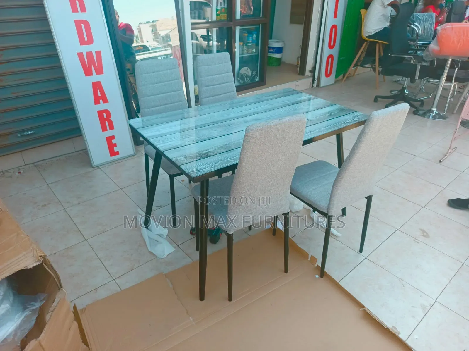 Compact 4sitter Dinning Set