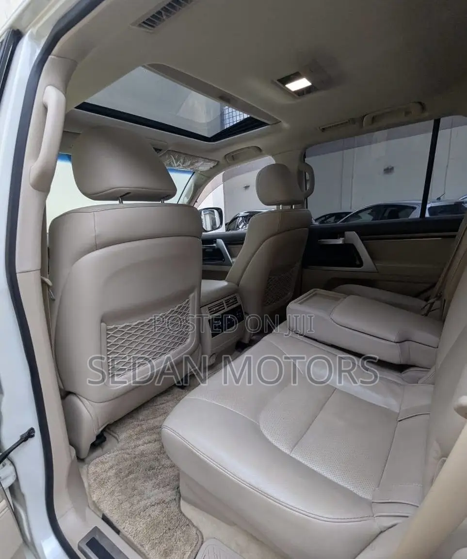 Toyota Land Cruiser 2019 Pearl