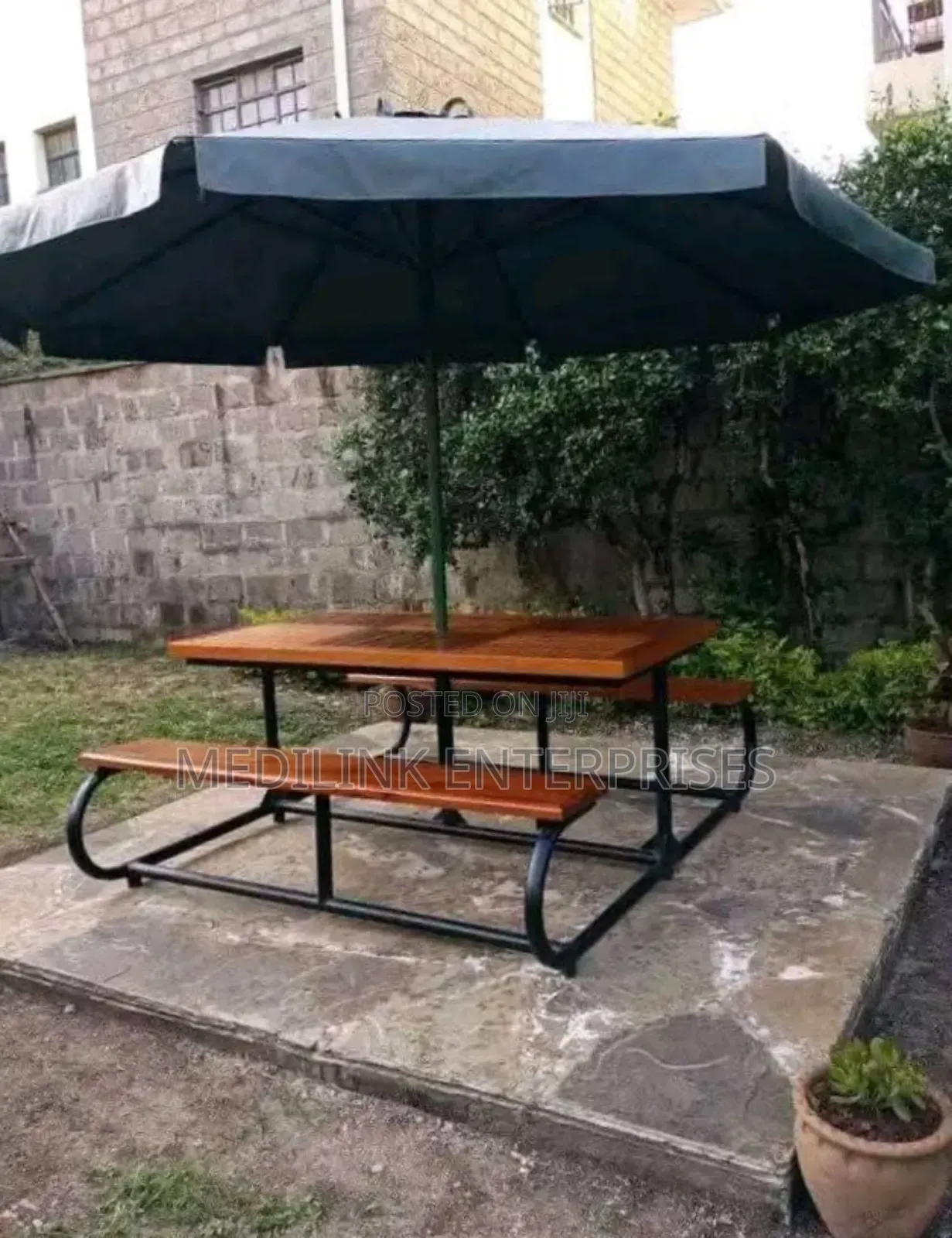 Wooden Metallic Bench +Umbrella Shade