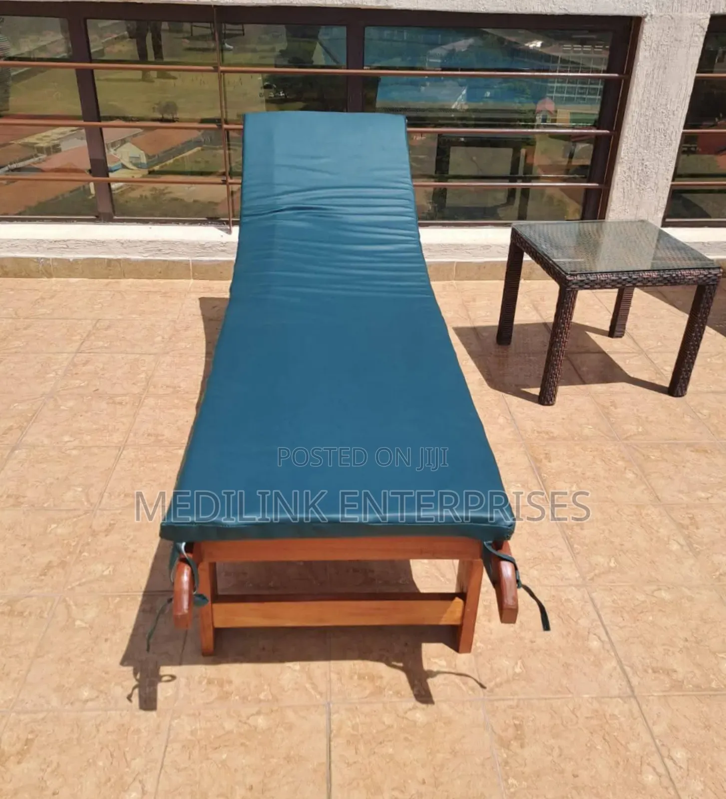 Wooden Mahogany Sunbeds With Cushions