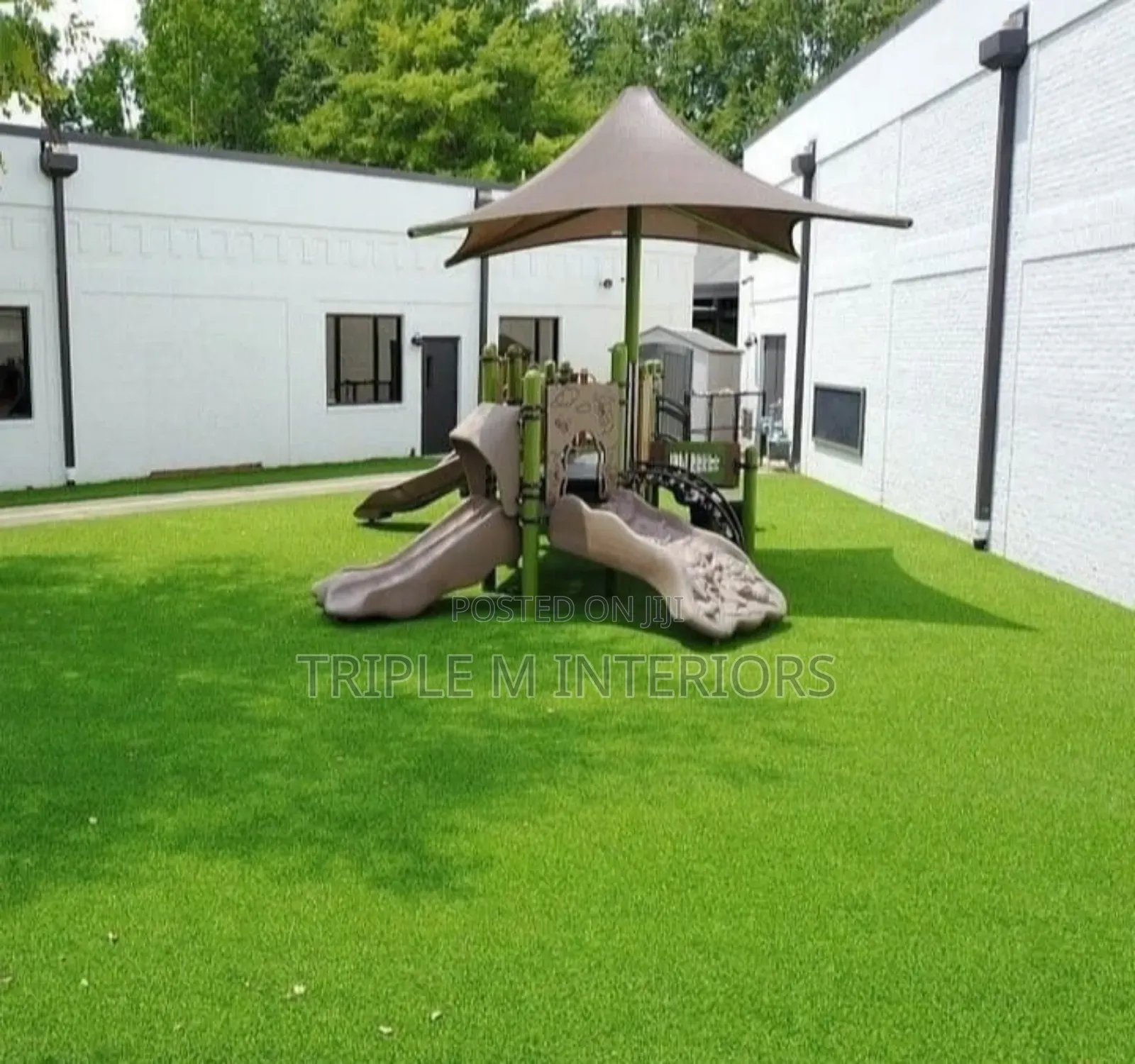Relax in Style With a Dreamy Grass Carpet Compound