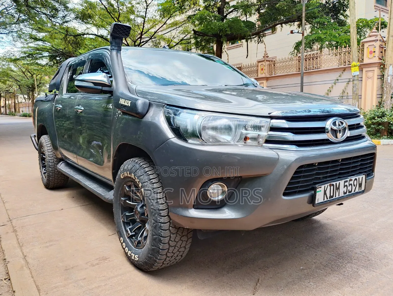 Toyota Hilux 2015 Gray