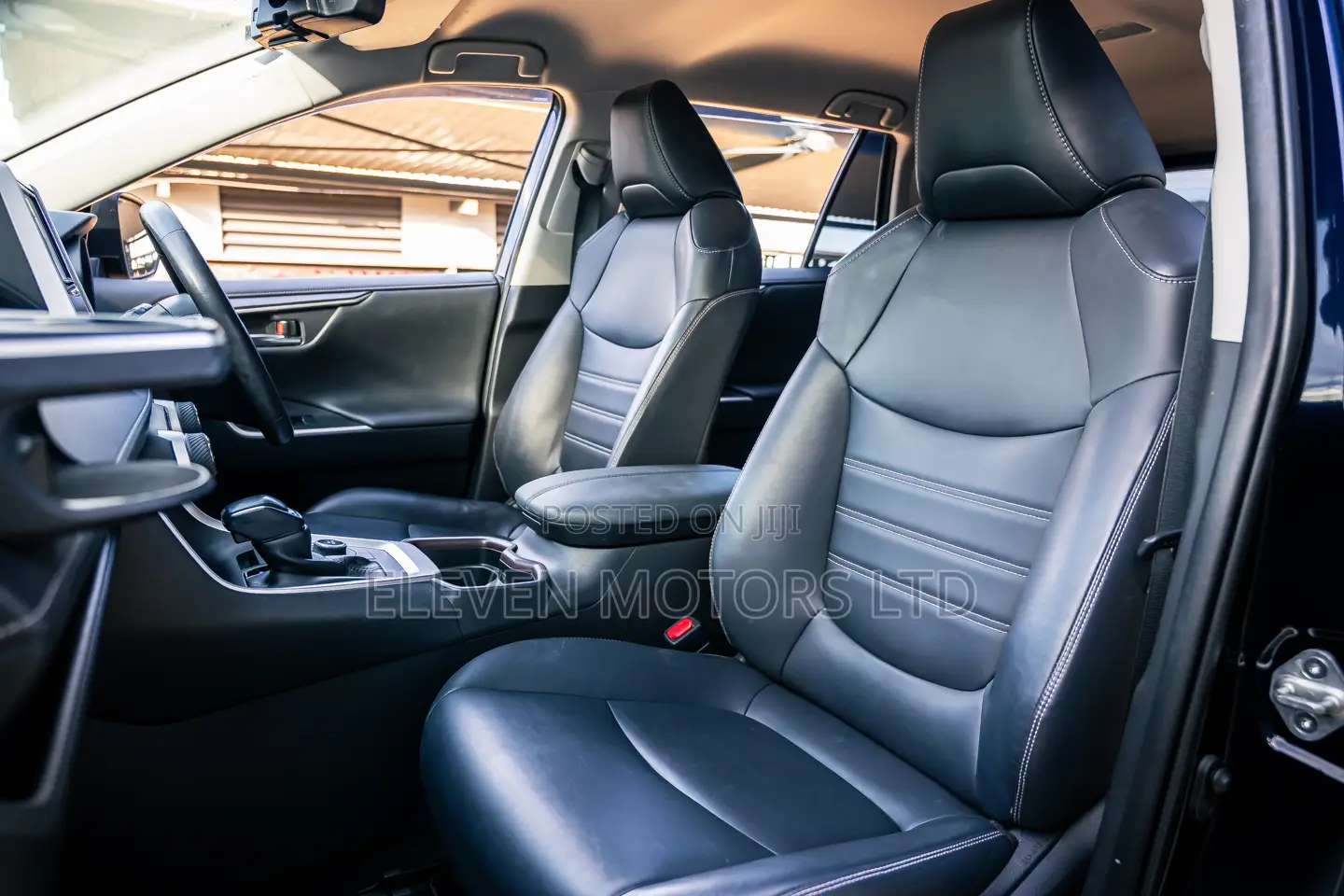 Toyota RAV4 2019 Blue