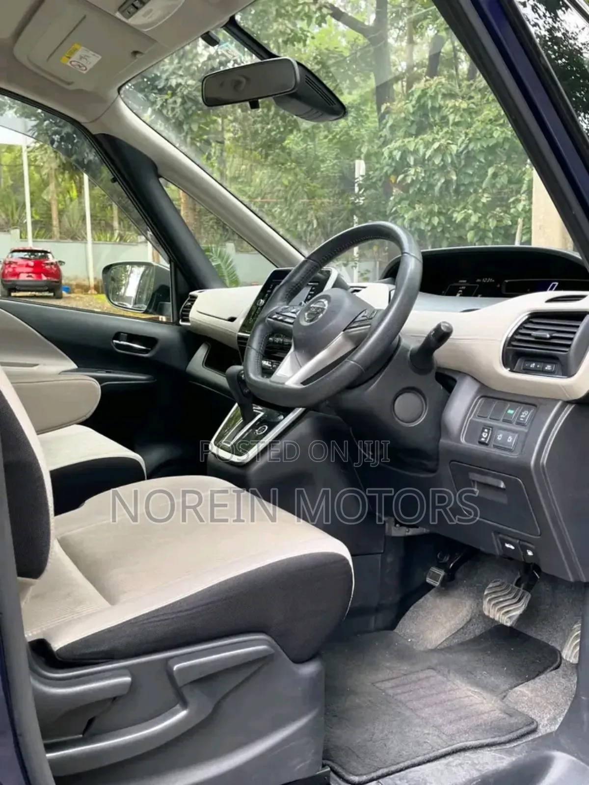 Nissan Serena 2018 Blue