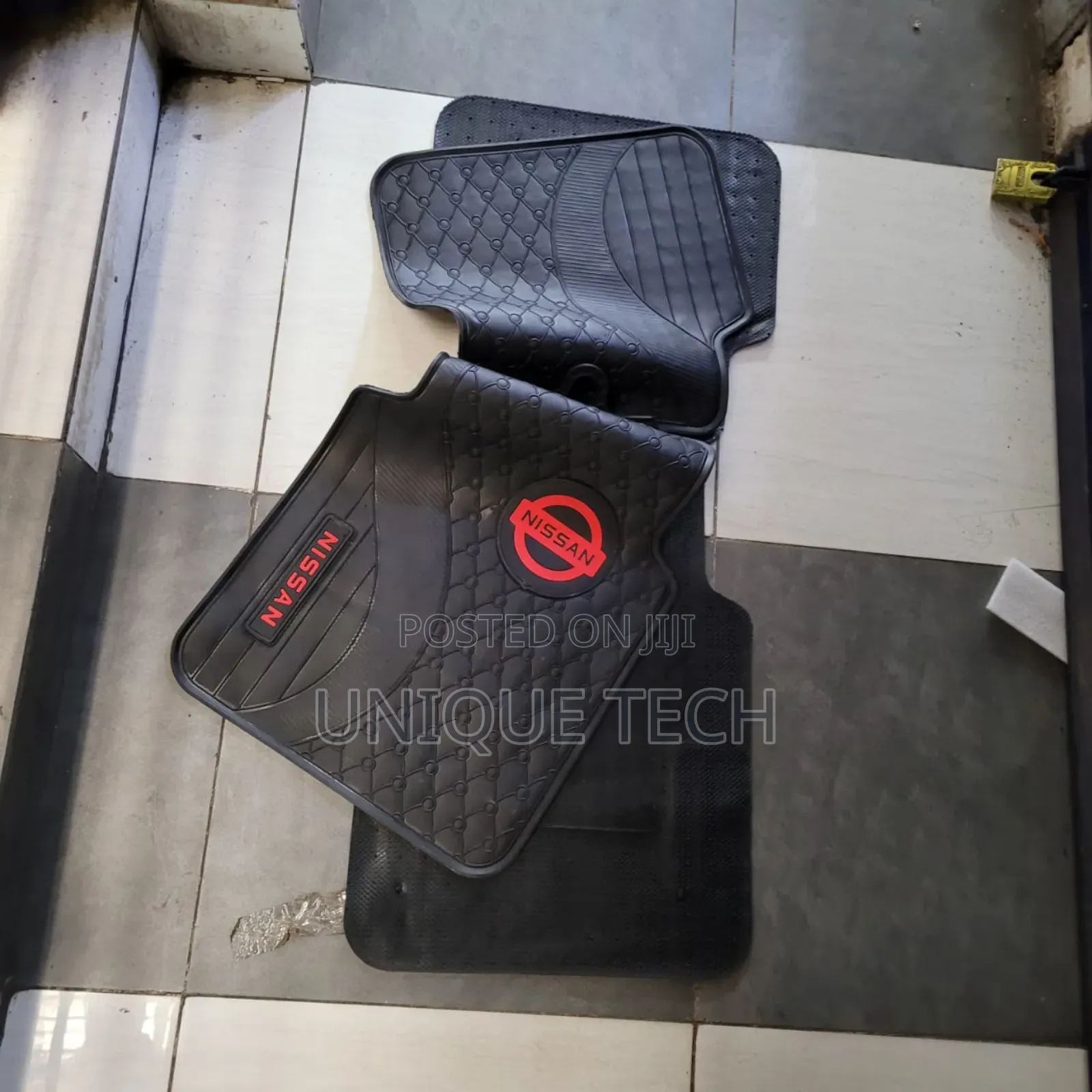 Universal Rubber Car Mats With Nissan Branding