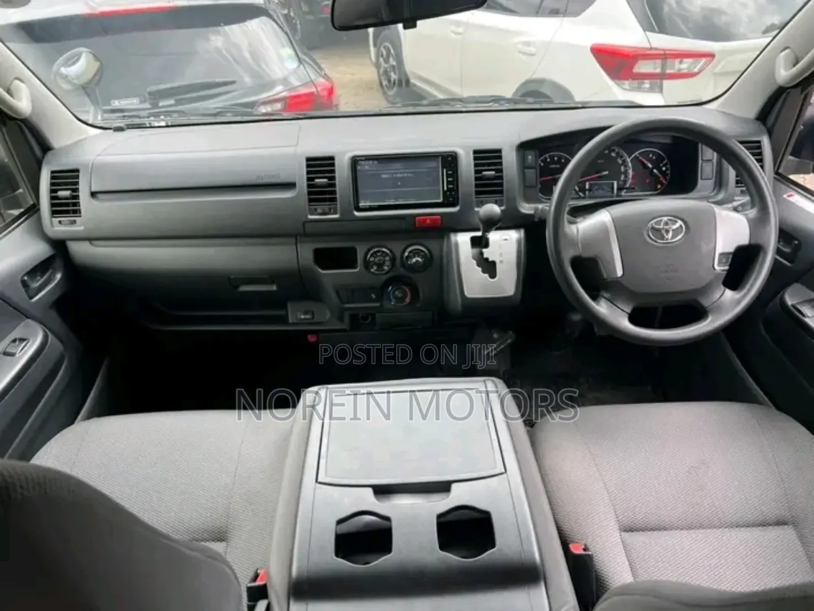 Toyota HiAce 2018 Silver