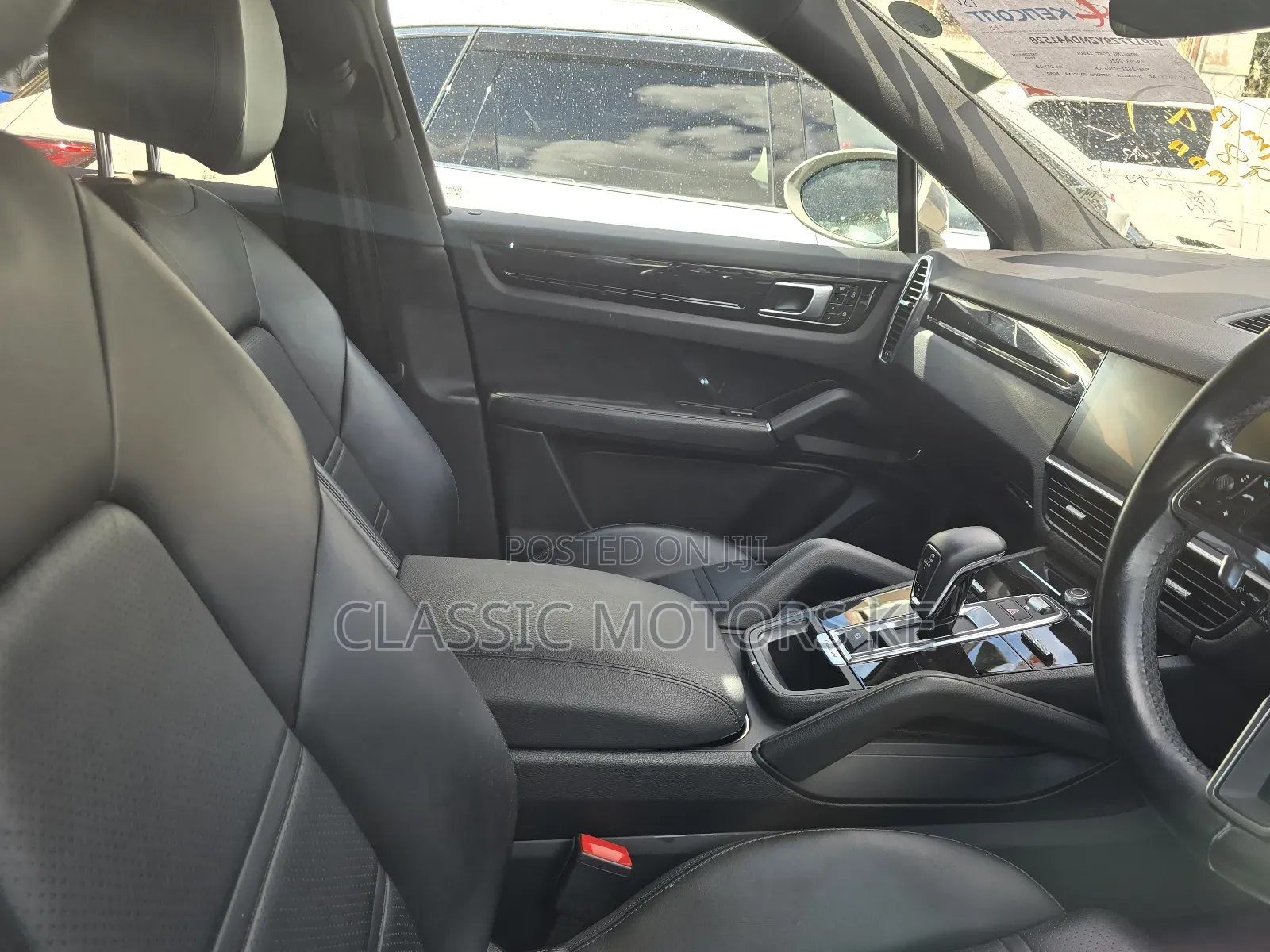 Porsche Cayenne Base AWD 2020 Ivory