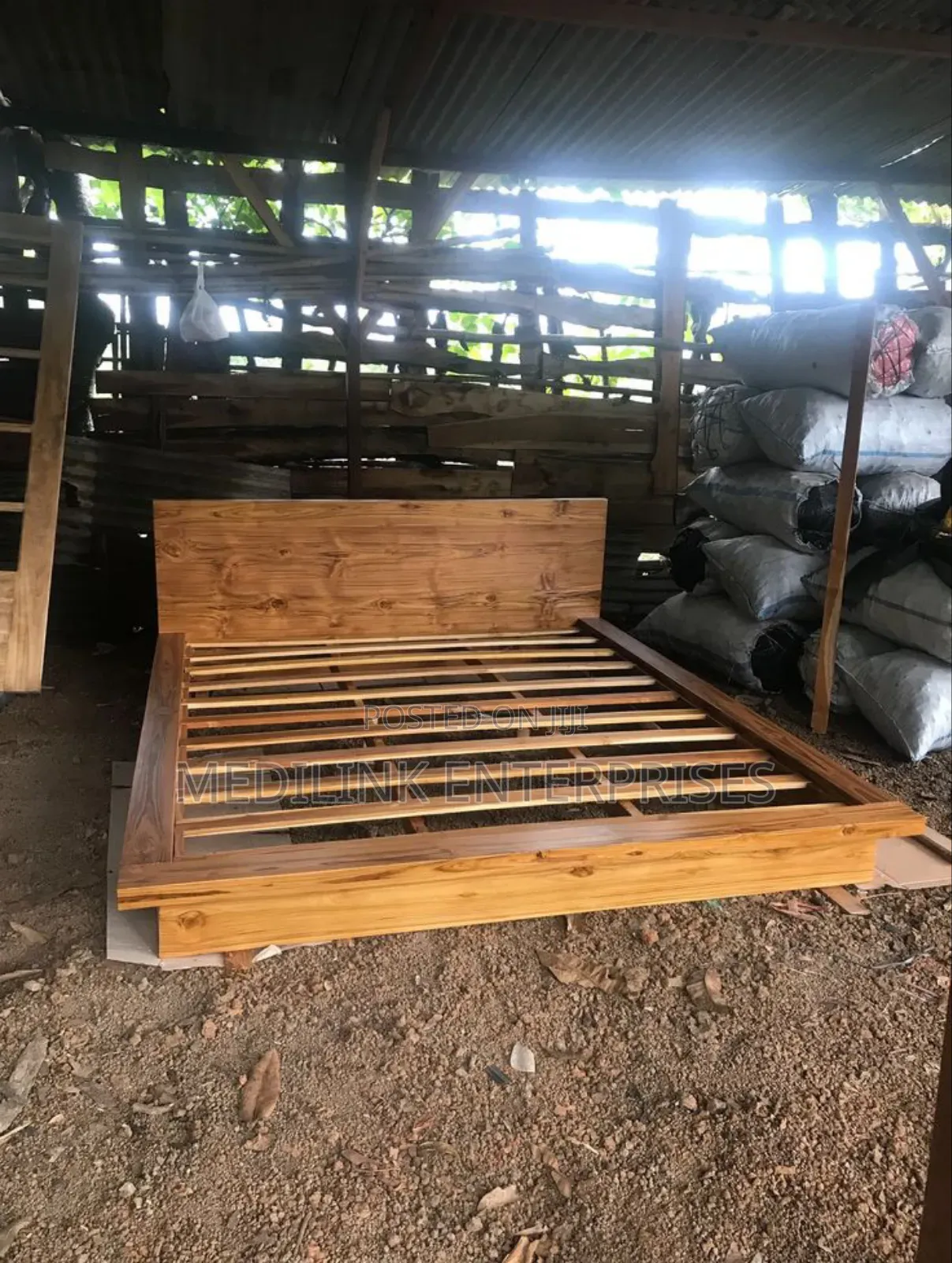 Customized Boxbed 5*6 Elgon Teak Queen Sized