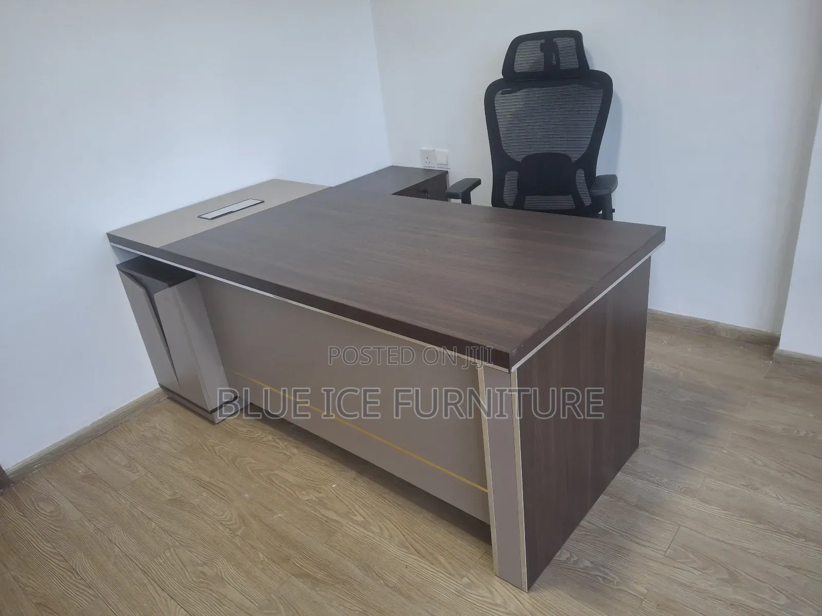 Comfort Executive Office Desk