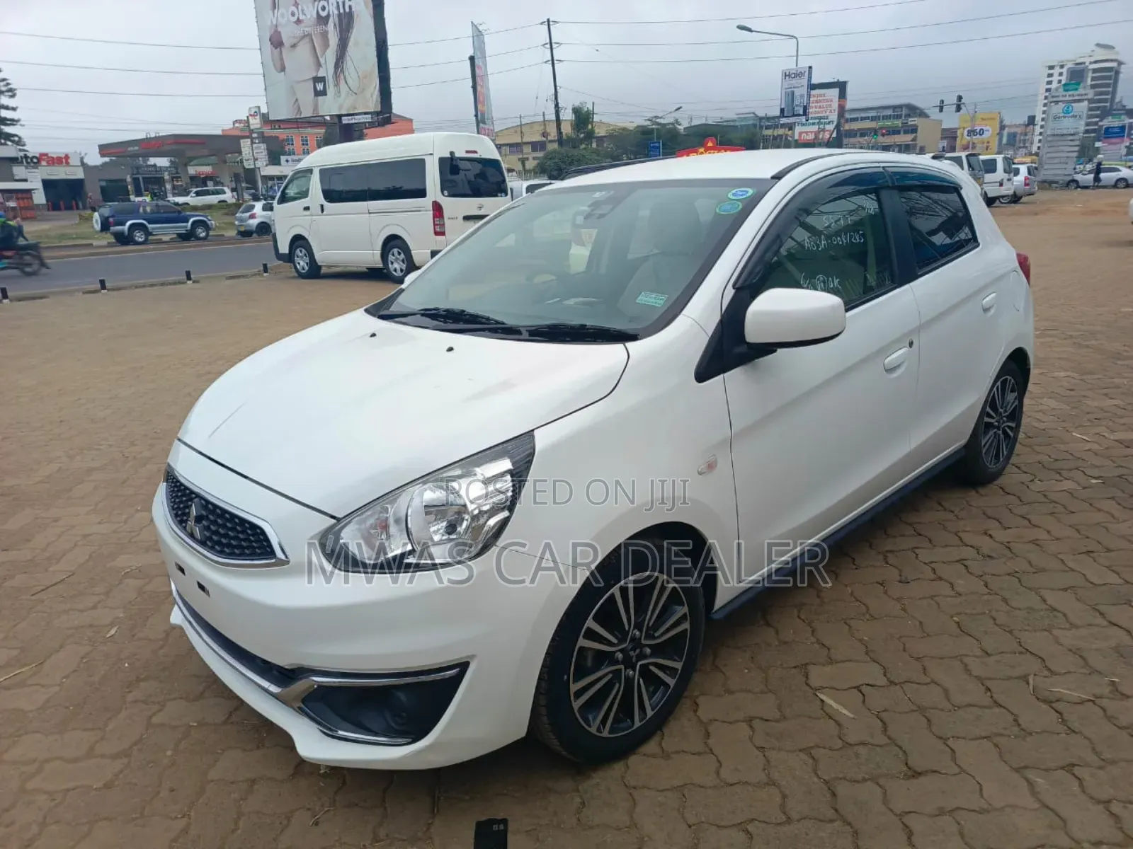 Mitsubishi Mirage 2017 White