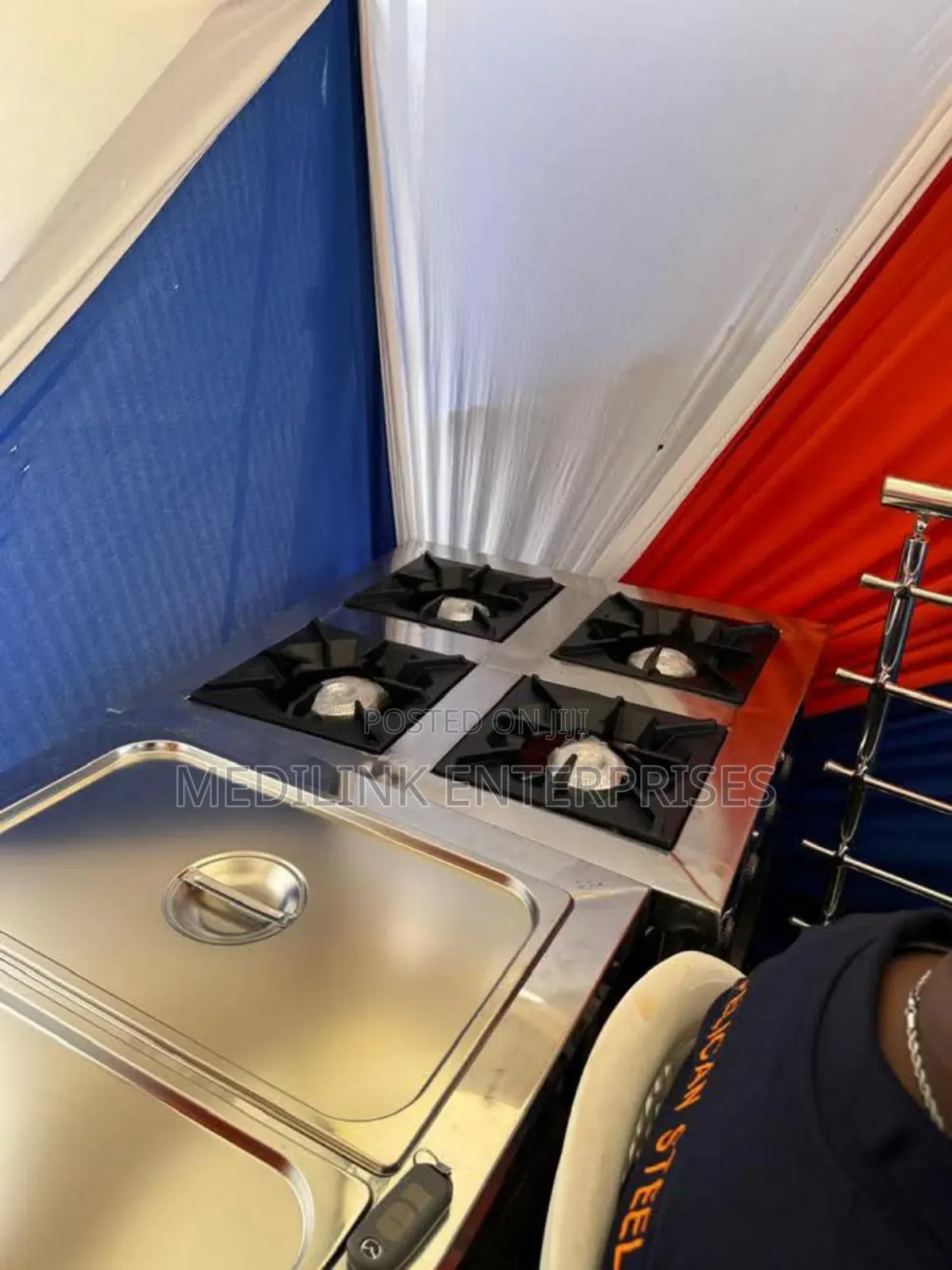 Cast Grills 4-Burner Cooker