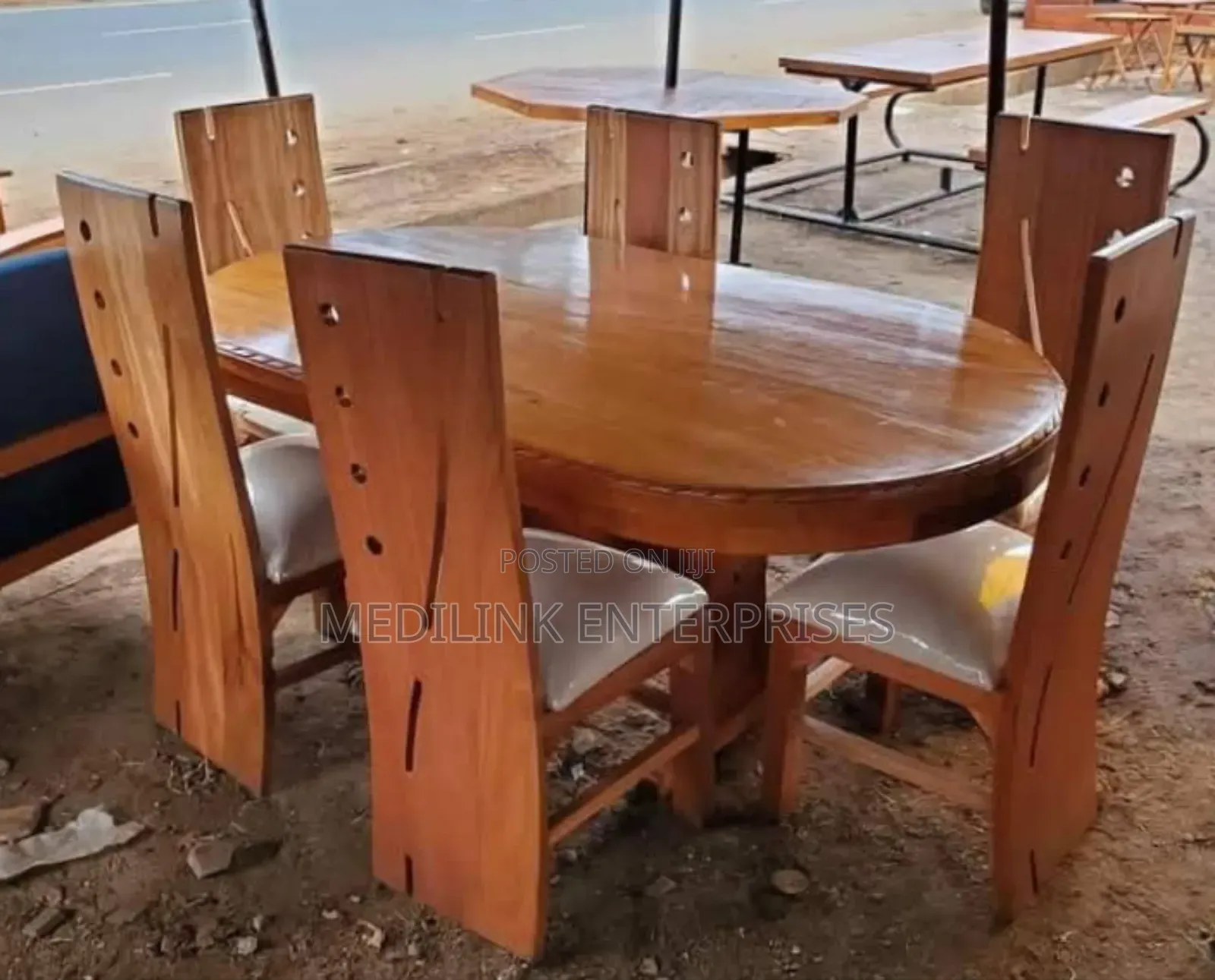 Oval 6-Seater Dinning Table Set Vanish