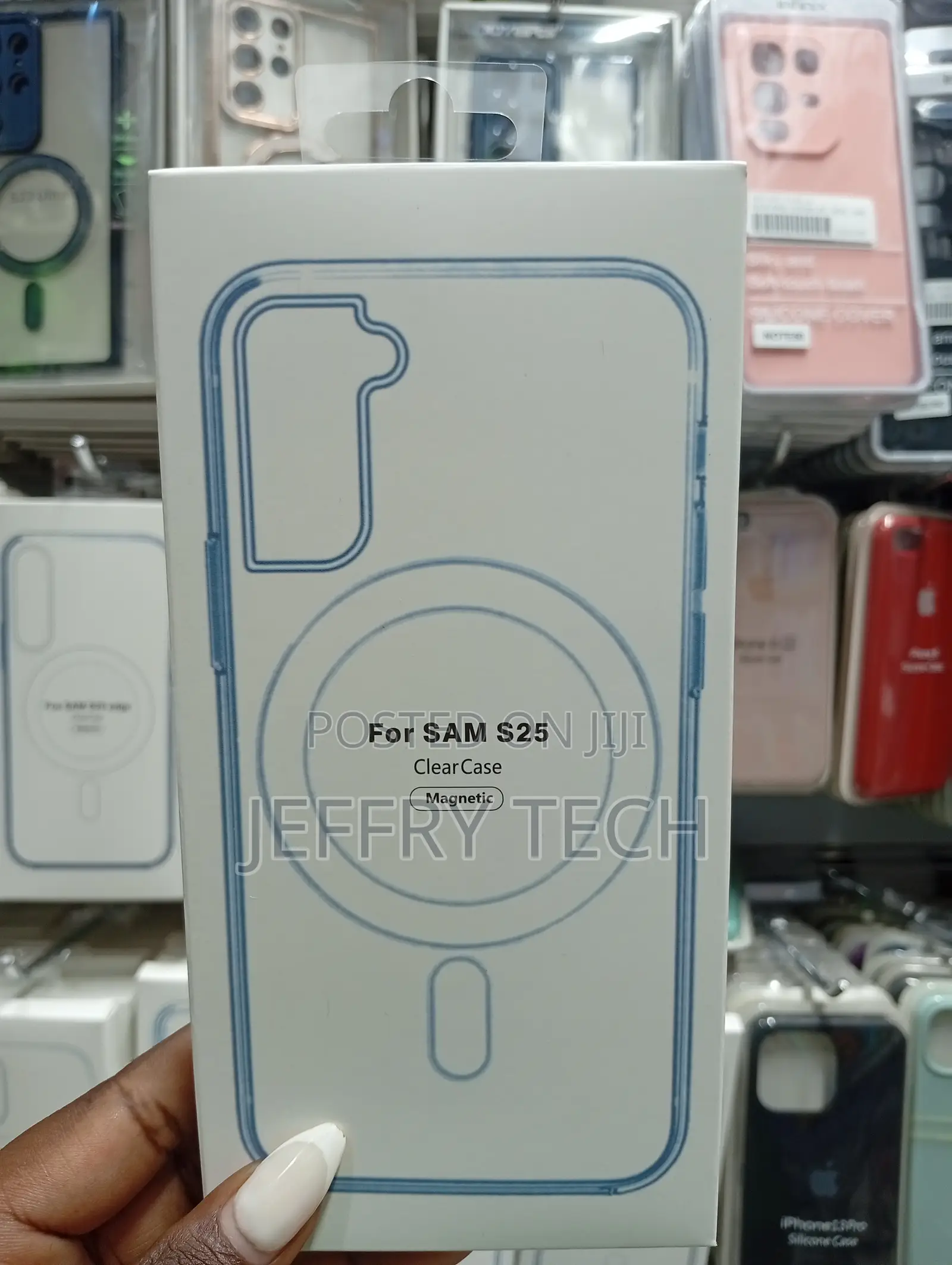 Clear Magnetic Case Designed for the Samsung Galaxy S25.