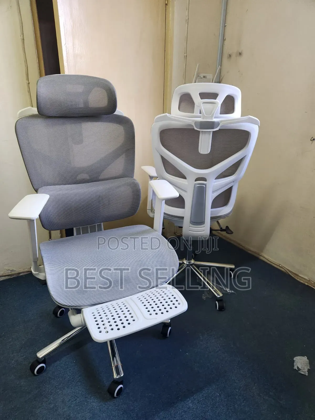 Premium White Chair With Footrest Strong
