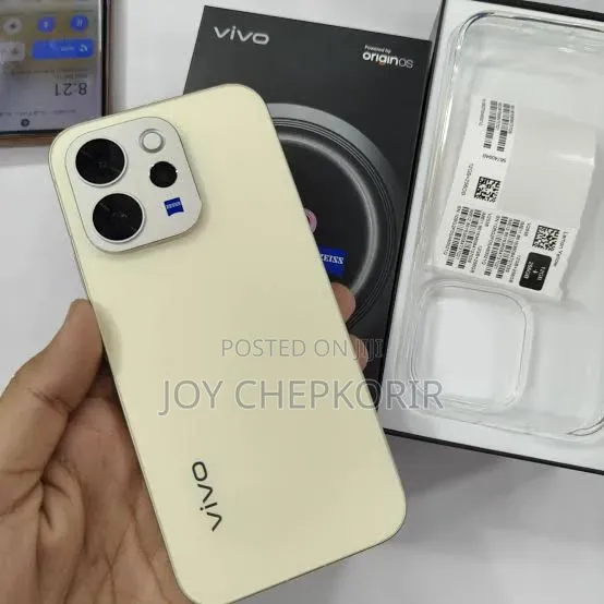 New Vivo V70 512 GB White