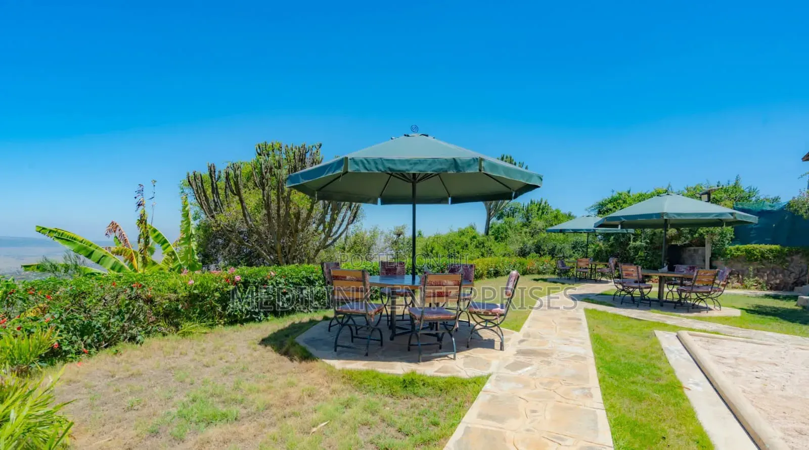 Wooden Metallic Chairs( 6)+Umbrella+Tables