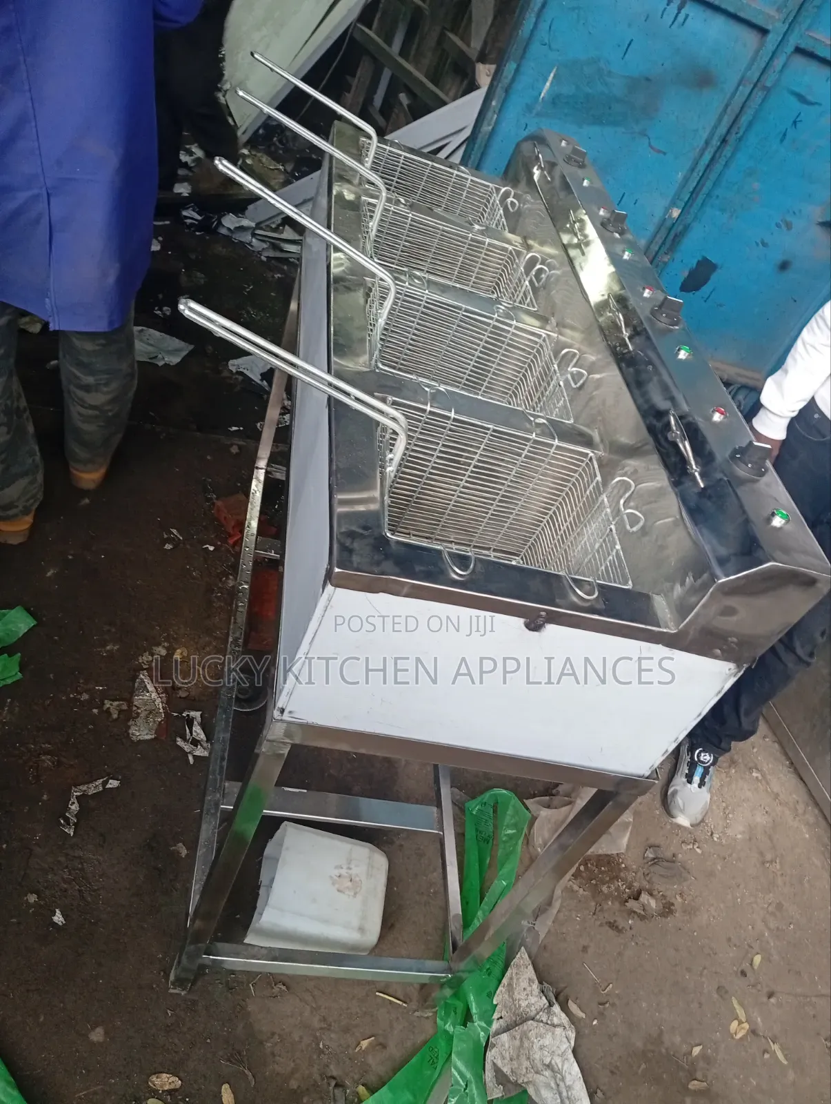 Four Bowl Deep Fryer.