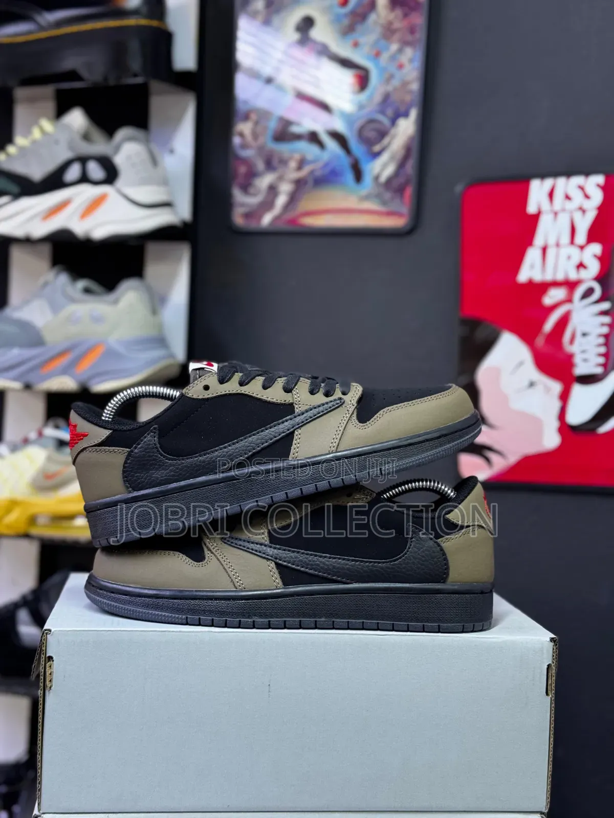 Nike Jordan 1 Low Travis Scott Cactus Jack. Sneakers