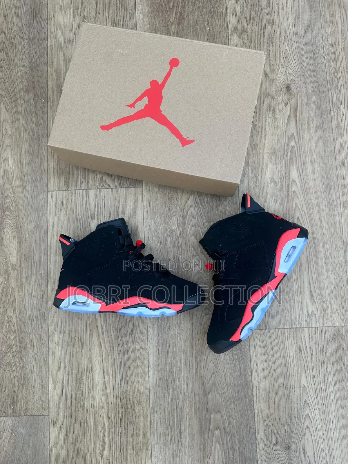 Air Jordan 6 Retro 'Infrared'
Sneakers