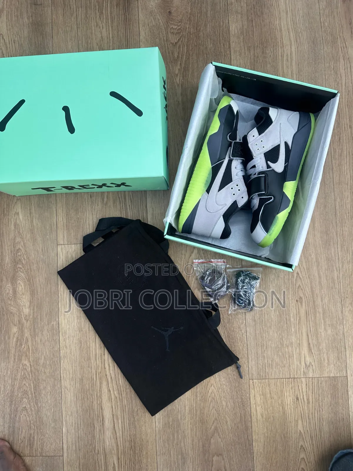 Chase B X Travis Scott X Jordan Jumpman Jack
Sneakers
