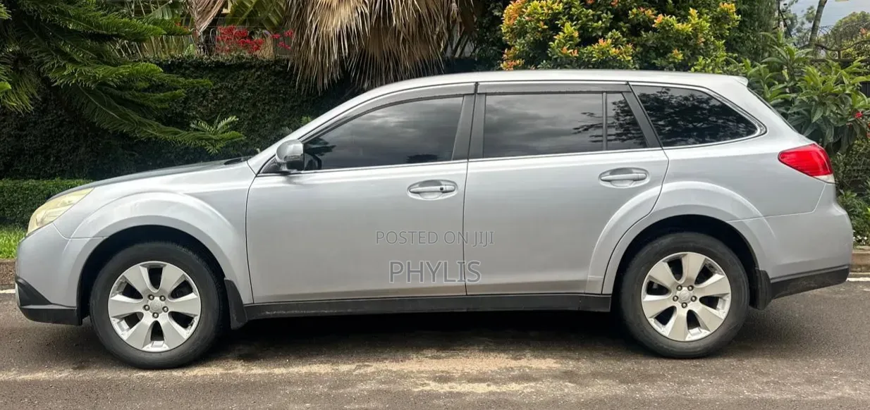 Subaru Outback 2.5i 2011 Silver