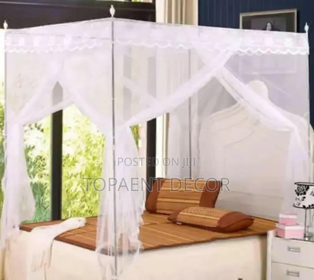 Mesh Mosquito Net With Four Metallic Stands