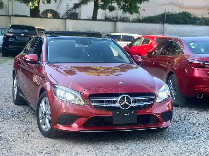 Mercedes-Benz C200 2019 Red