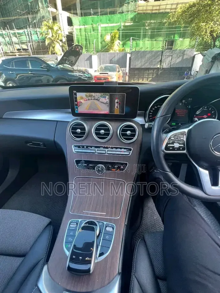 Mercedes-Benz C200 2019 Red
