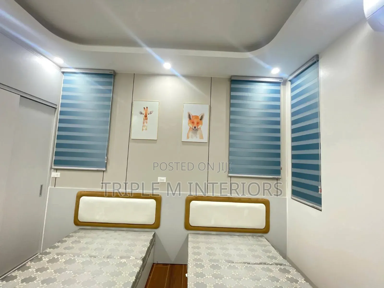 Classic Meets Modern Horizontal Blinds Design