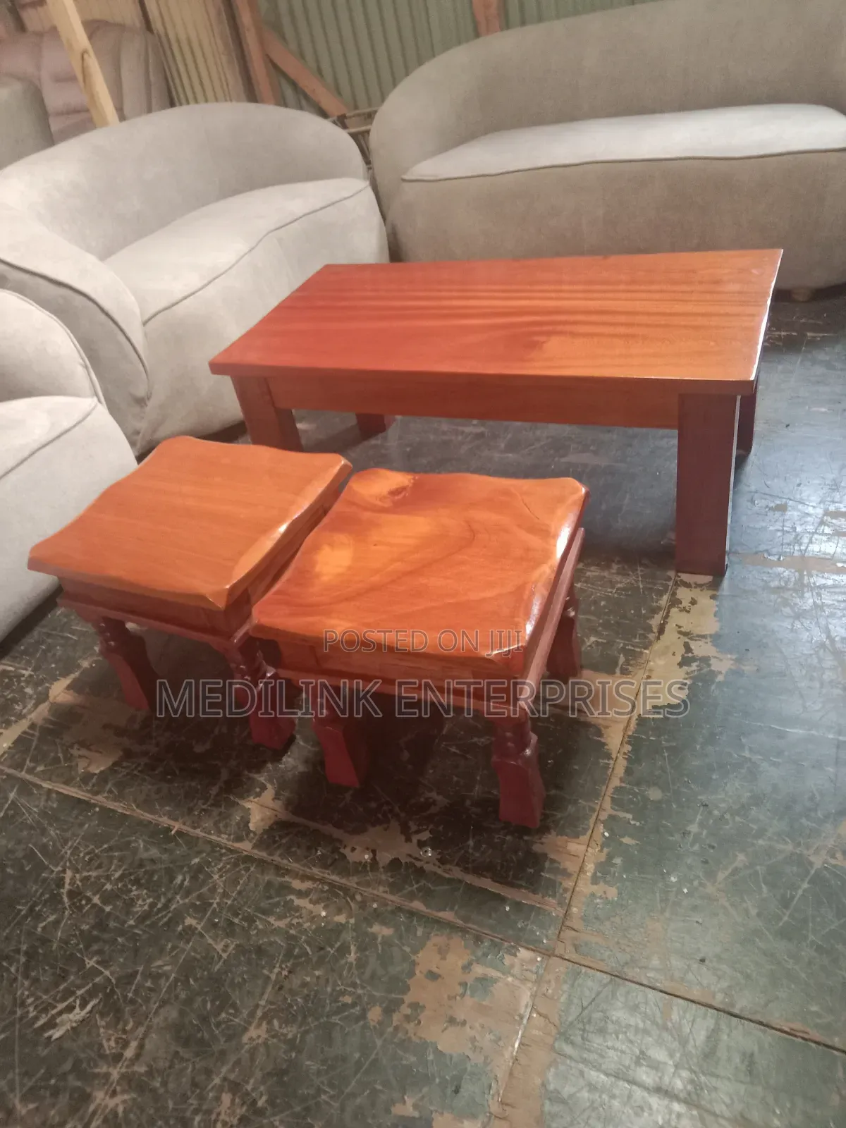 Mahogany Vanish Coffee Table Set