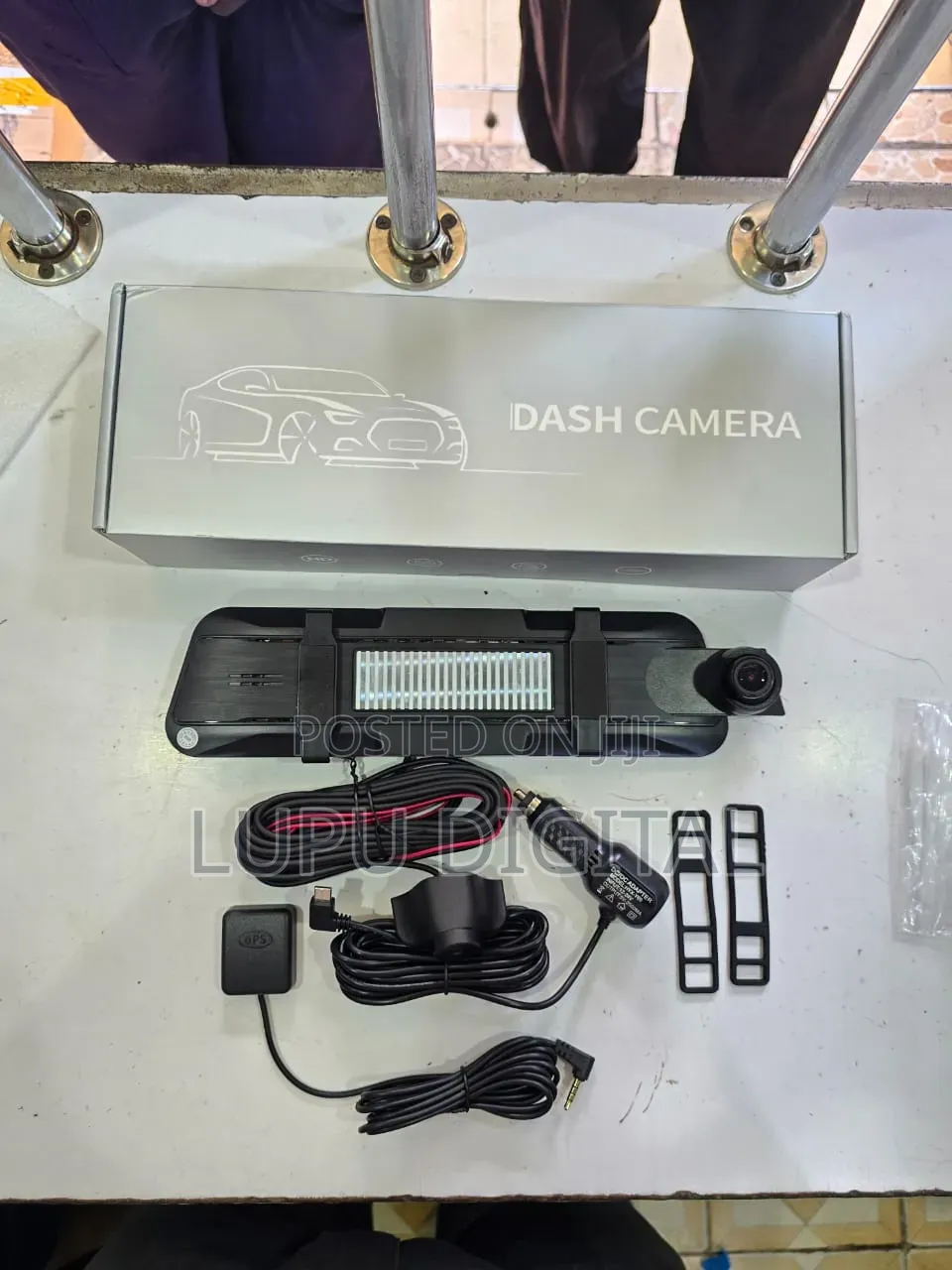 H98 9.66 Inch Full View 4g (Uses Simcard) Mirror With 3 Cameras