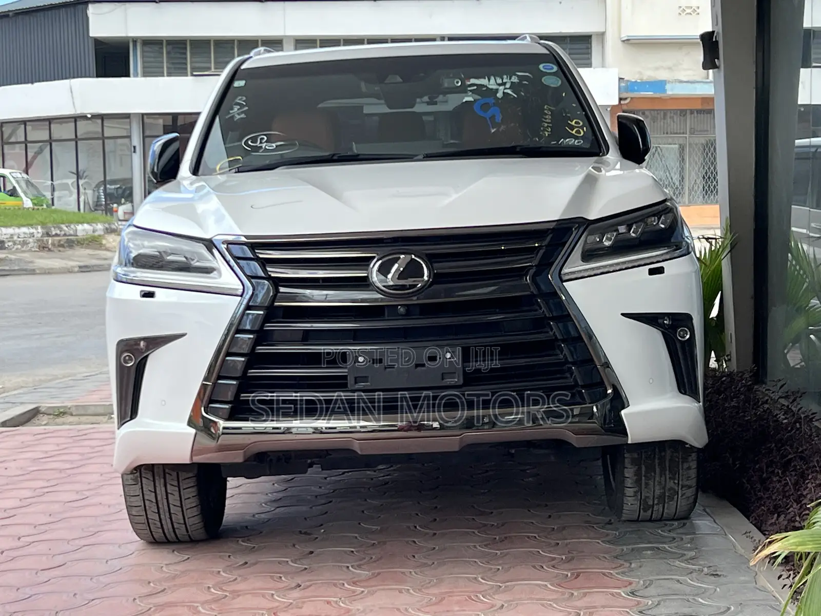 Lexus LX 2020 Off white